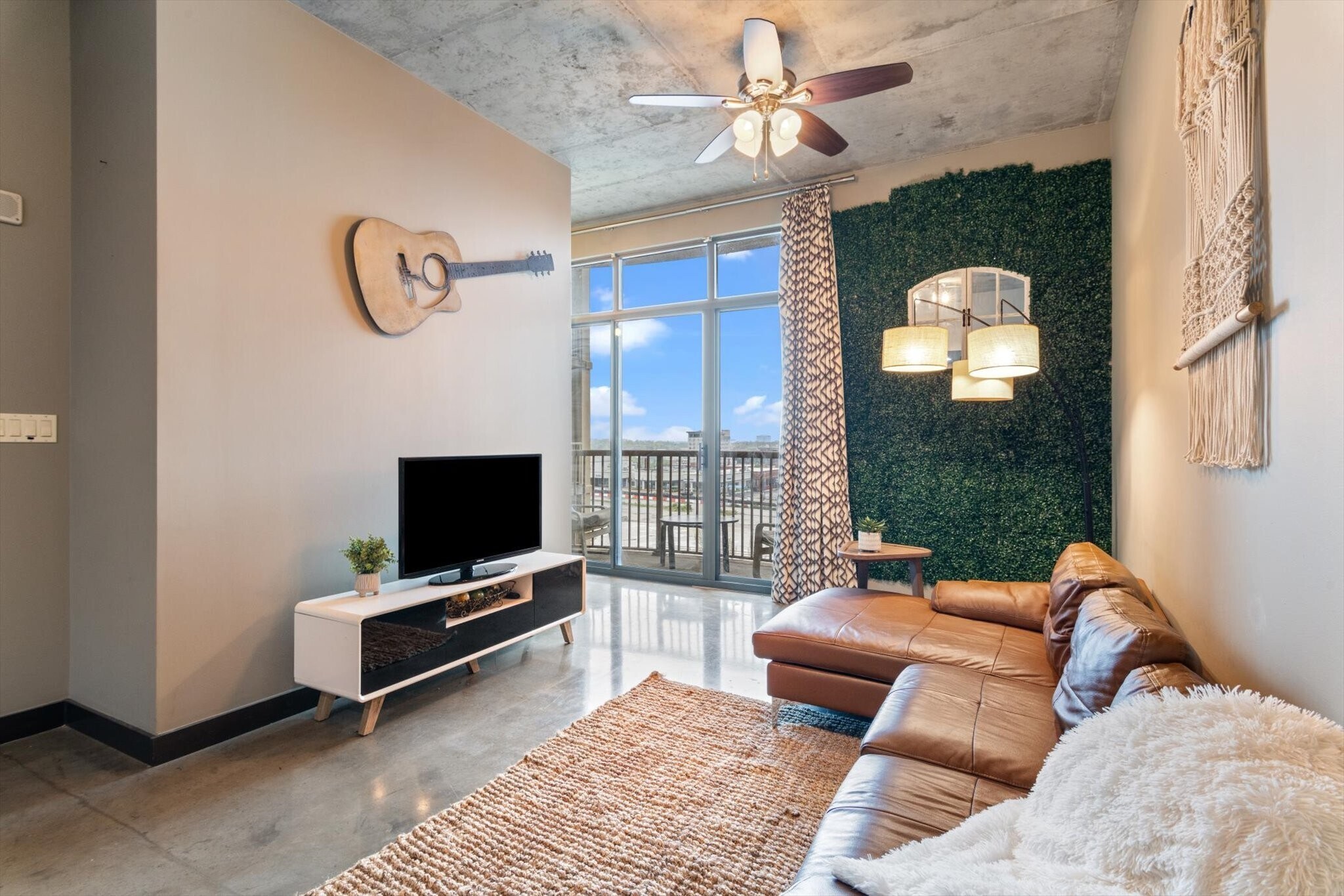 Building Photo - 1510 Demonbreun St