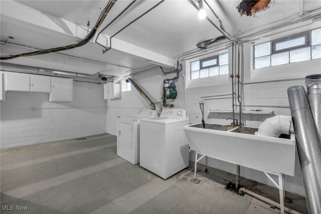 Building Photo - 766 E 232nd St