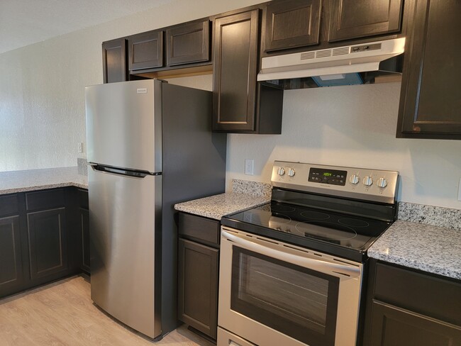 Building Photo - BRAND NEW 2BR/2BA Unit for Rent!