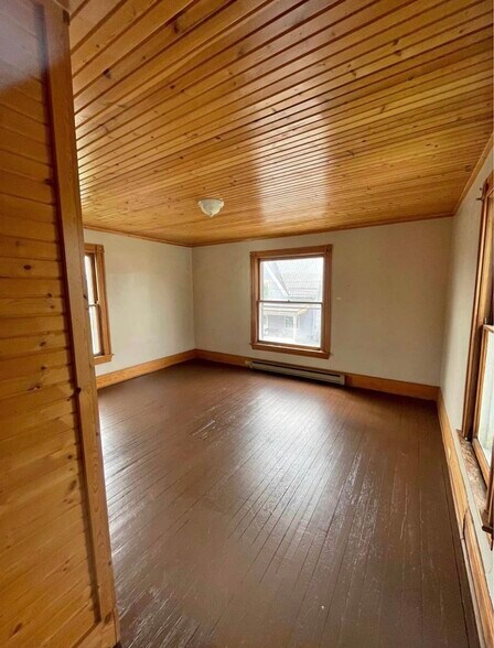 Building Photo - 437 Maple Ave
