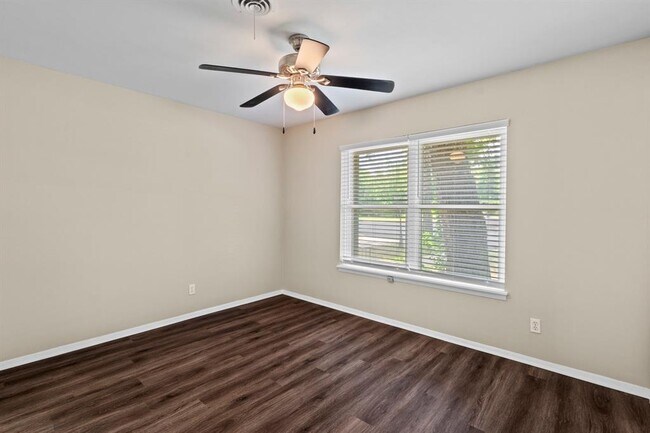 Building Photo - 5118 Waterbrook Dr