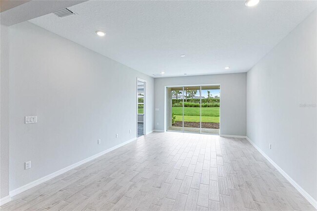 Building Photo - 8440 Skye Rnch Blvd