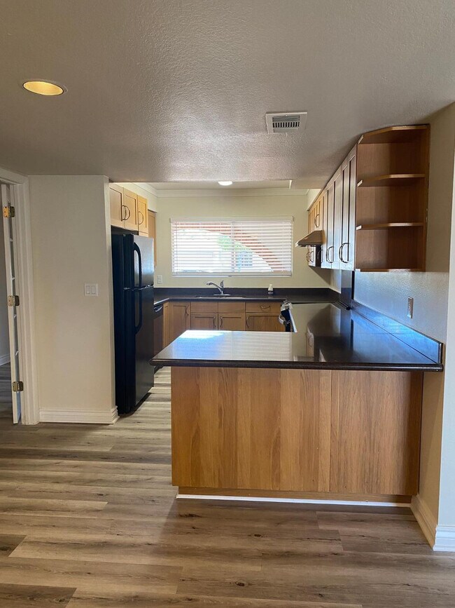 Building Photo - 5149 E Shaw Butte Dr