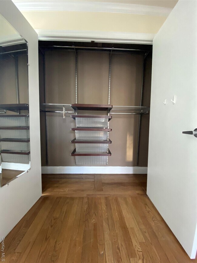 Building Photo - 905 Palmer Ave