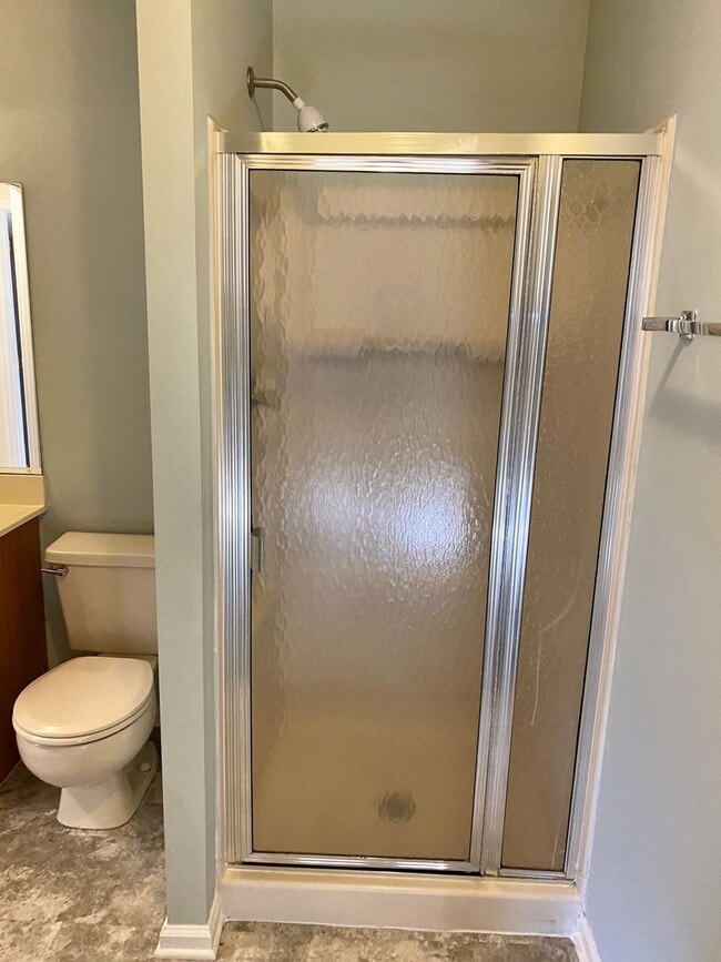 Building Photo - Amazing 2-Bedroom/2-Bathroom Condo with Parking Space in West Chester! Available mid-February!