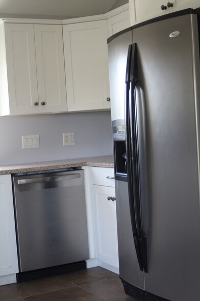 Kitchen Dishwasher - 14300 Coolville Ridge Rd