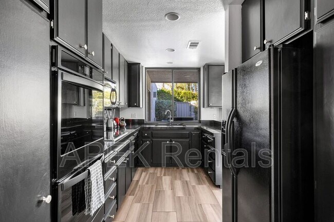 Building Photo - 2842 Sundance Cir W