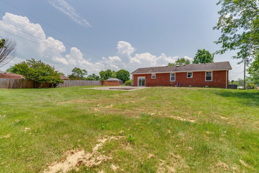 Building Photo - 323 Carter Rd