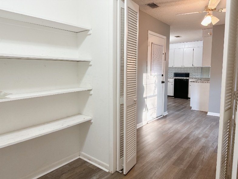 Building Photo - 233 Markwood Dr