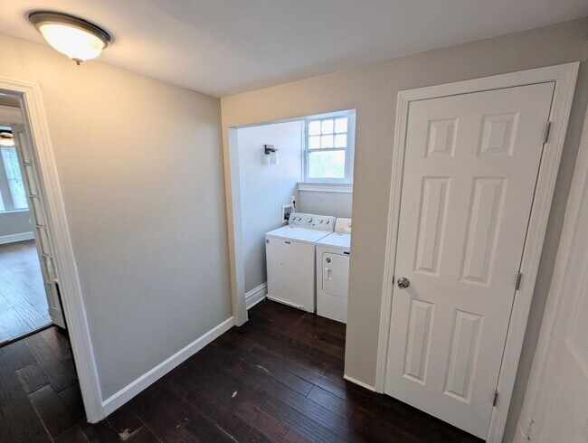 Building Photo - 5938 Cates Ave