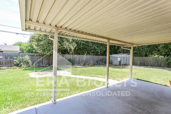 Building Photo - 1712 Sherman Dr