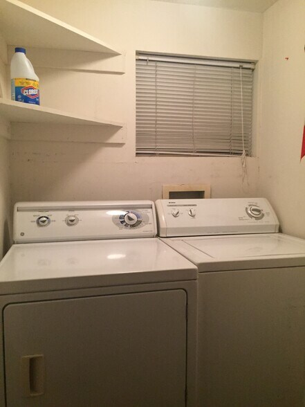 Laundry - 4019 E 16th St