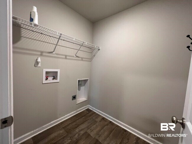 Building Photo - 23904 Songbird Dr