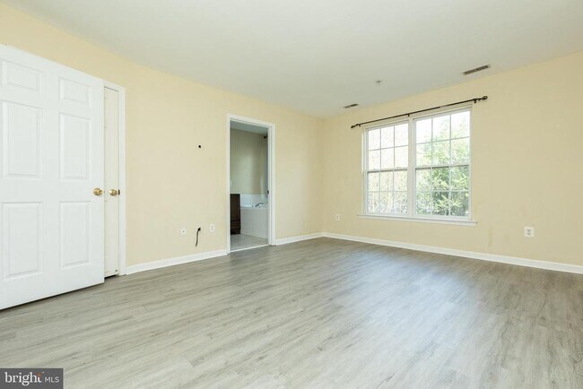 Building Photo - 8213 Brooktree St