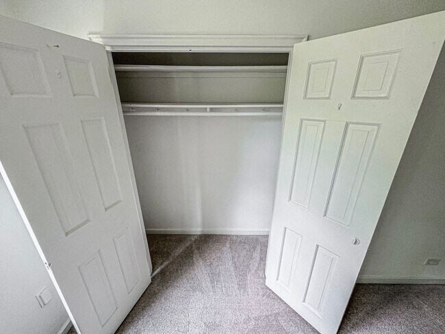 Building Photo - Charming 1 Bed 1 Bath Condo In Arlington Oaks