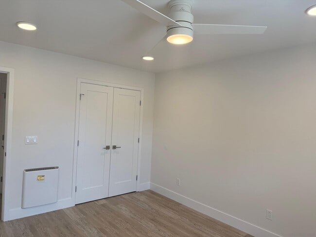 Building Photo - 6059 La Jolla Hermosa Ave