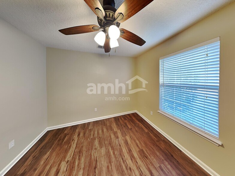 Building Photo - 1745 Pickwick Pl