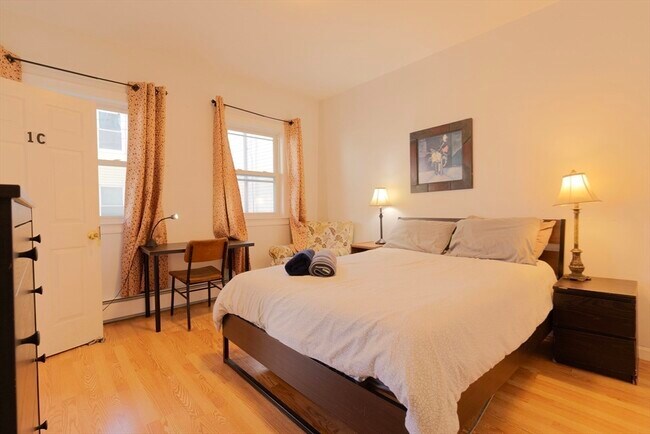 Building Photo - 157 Perkins St