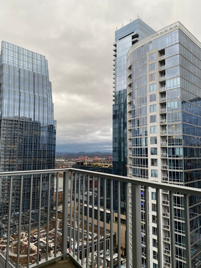 Building Photo - 301 Demonbreun St