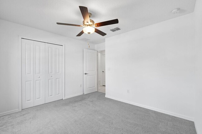 Building Photo - Like New 3/2 in Wimauma