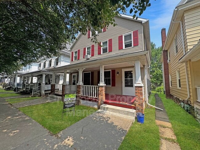 Primary Photo - 1018 Baldwin St