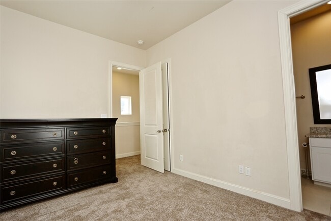 Building Photo - 3226 McKinney St