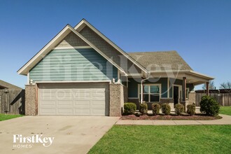 Building Photo - 601 NW 179th Cir