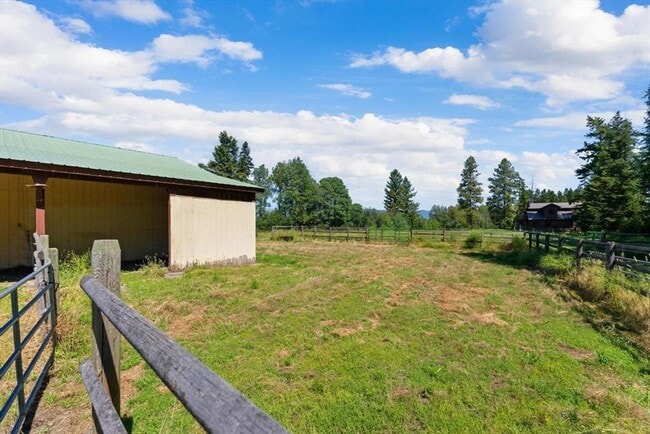 Building Photo - Incredible piece of Montana Paradise