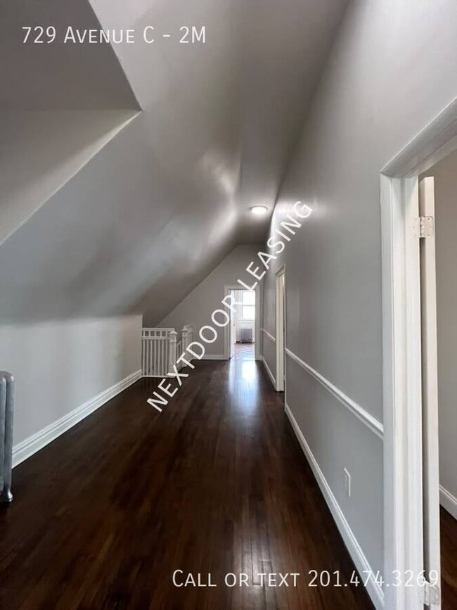 Building Photo - 729 Avenue C
