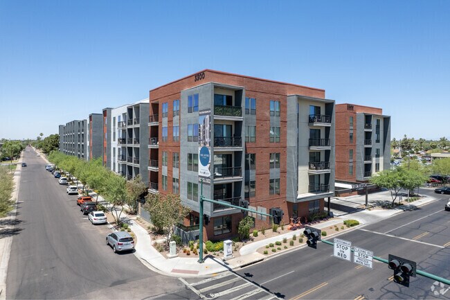 Building Photo - The Astor at Osborn