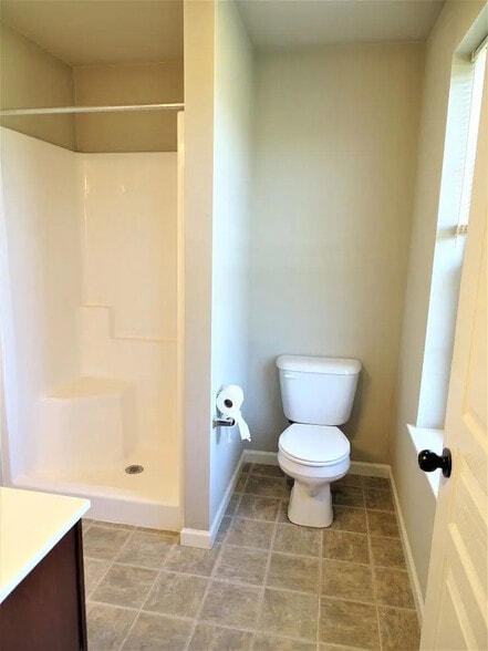 Building Photo - 945 Woodridge Dr