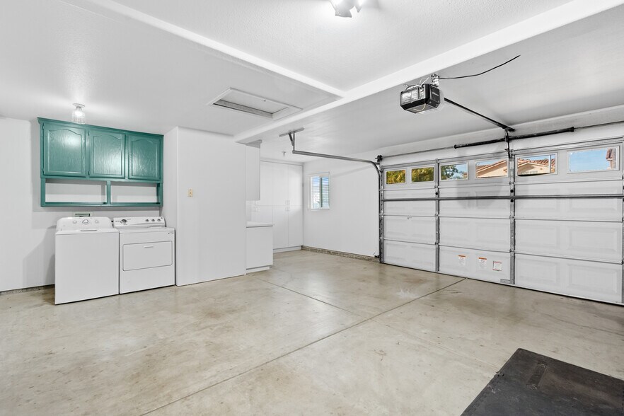 Building Photo - 1124 Grass Valley Way