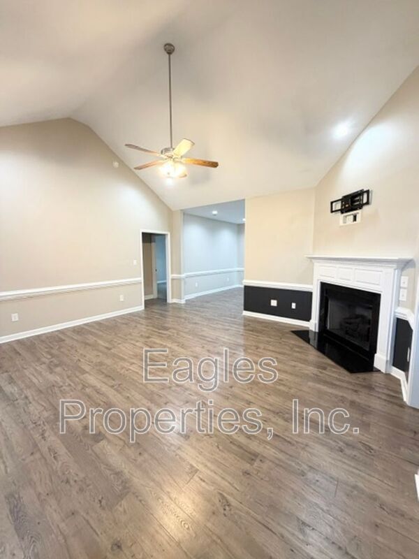 Building Photo - 328 N Landing Dr