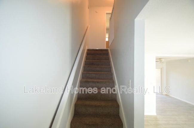 Building Photo - 939 Castle Way