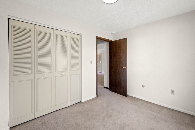 Building Photo - Rent-ready this July: 2 Bedroom and 1 Bath...