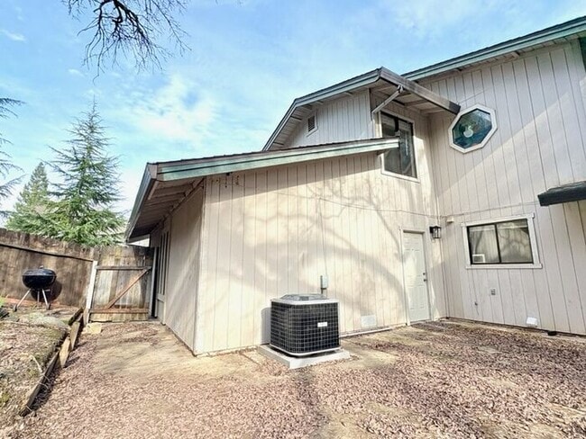 Building Photo - Beautiful Well Kept 3 bedroom for Rent - Folsom