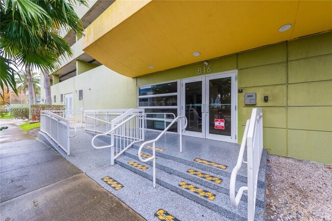 Building Photo - 816 NW 11th St