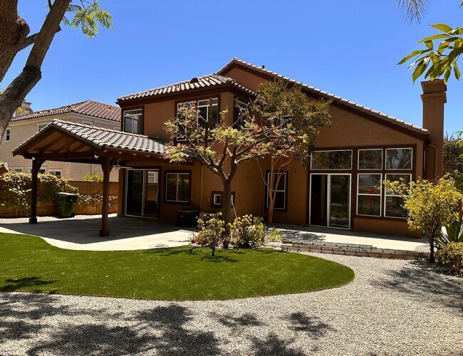 Building Photo - Great 4 bedroom Moorpark Home in Great Nei...