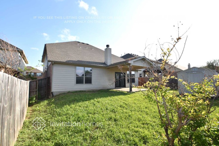 Building Photo - 9156 Brook Hill Ln