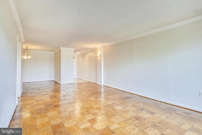 Building Photo - 1300 Army Navy Dr