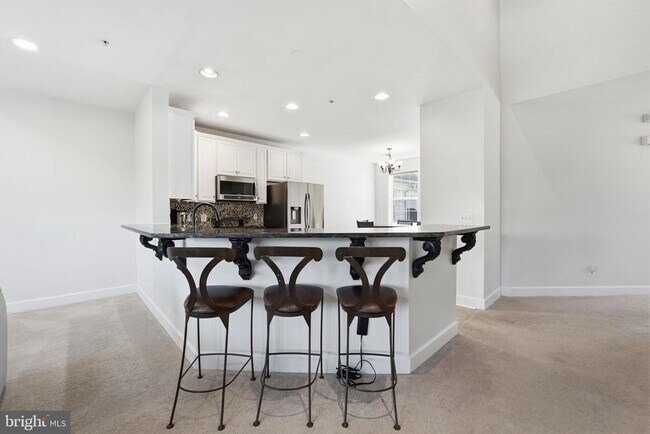 Building Photo - 13940 Greendale Dr