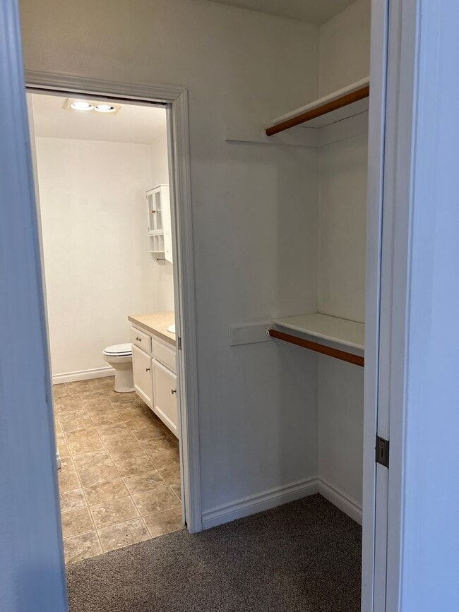 Building Photo - 982 SW Hawthorne St