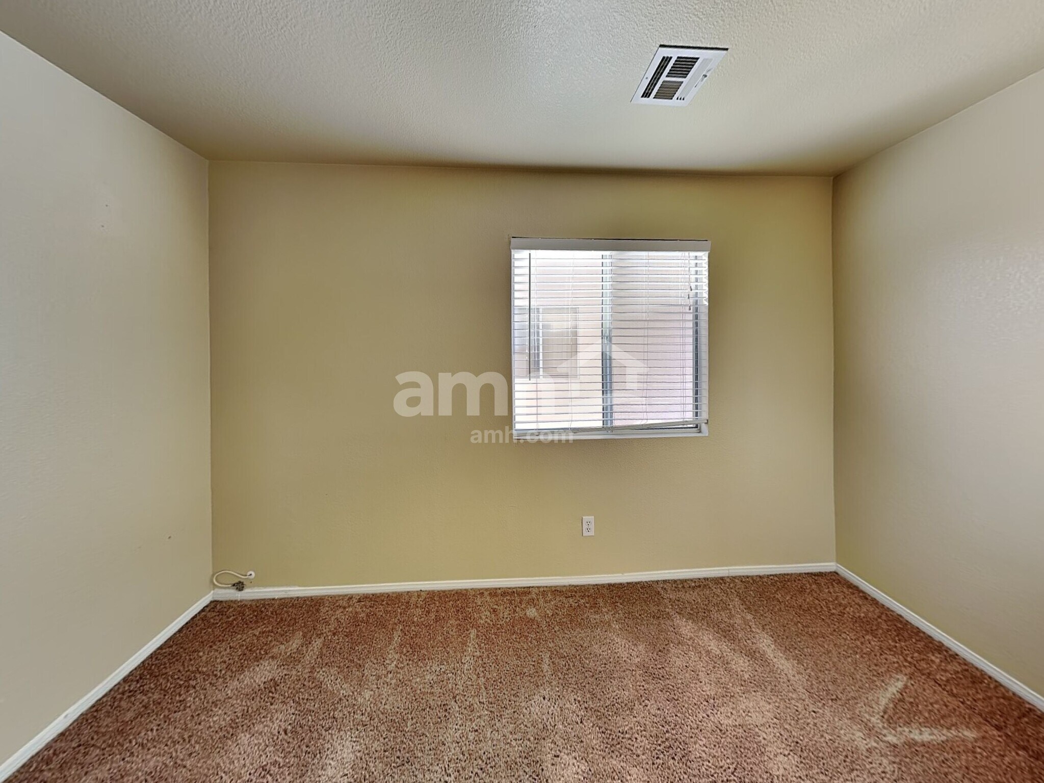 Building Photo - 924 Country Skies Ave