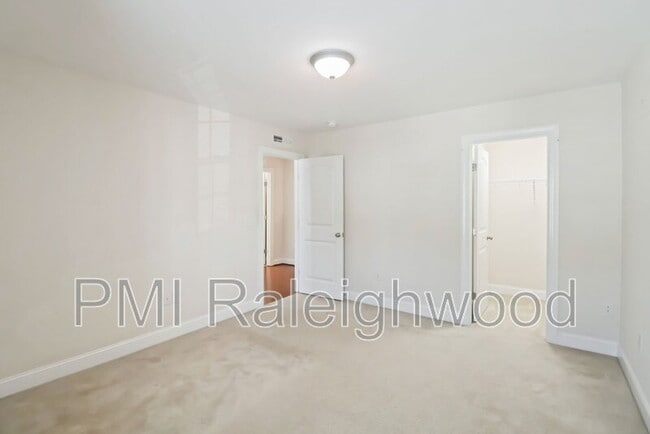 Building Photo - 2707 Masonboro Ferry Dr