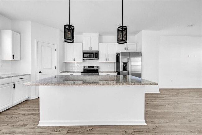 Building Photo - 5772 Schelton Pl