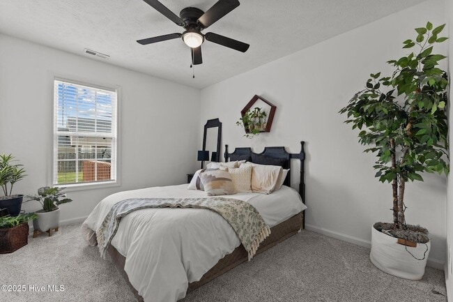 Building Photo - 8246 English Saddle Dr