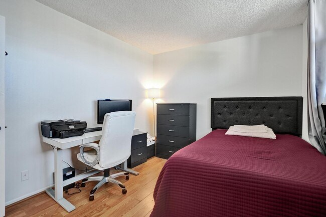 Building Photo - 9480 Poinciana Pl