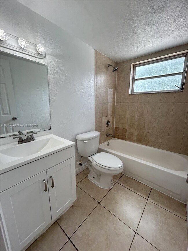 Building Photo - 8287 NE Miami Ct