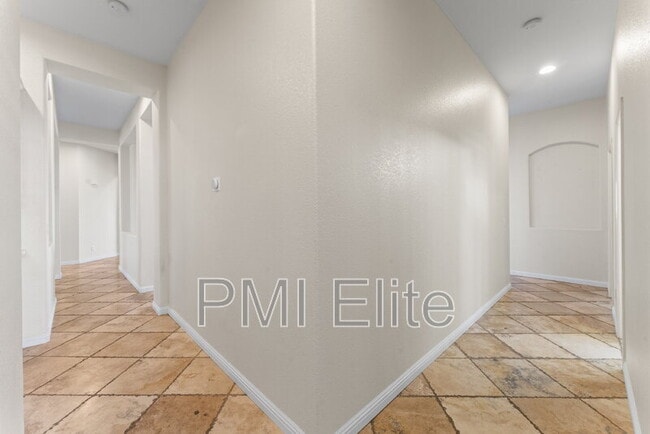 Building Photo - 34677 Desert Rd