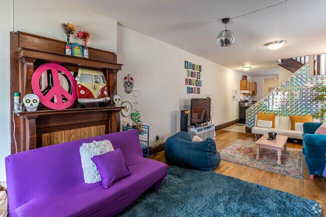 Townhouse - 4 Br, 2 Ba - 1,762 SF - 44 - 46 E 18th Ave